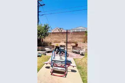2031 Van Wick, Los Angeles, CA 90047 - Photo 30