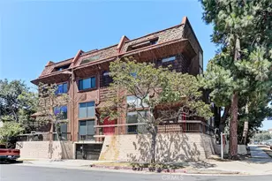 984 Granville, Los Angeles, CA 90049 - Photo 42