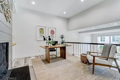 984 Granville, Los Angeles, CA 90049 - Photo 38