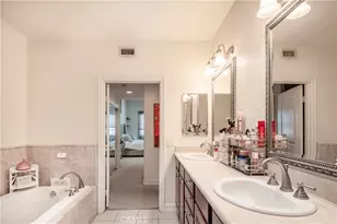 14242 Burbank, Sherman Oaks, CA 91401 - Photo 20