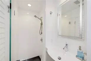 1456 Manhattan Beach Blvd, Manhattan Beach, CA 90266 - Photo 38