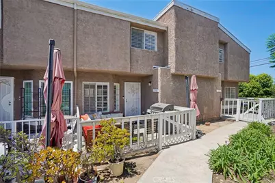 1599 W Jefferson Boulevard, Los Angeles, CA 90018 - Photo 2