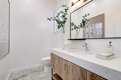 819 11th Street, Manhattan Beach, CA 90266 - Photo 2