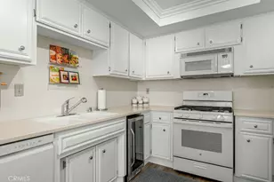 1110 W 10th St, San Pedro, CA 90731 - Photo 4