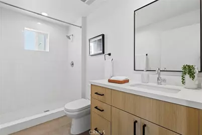 638 N Ardmore Avenue, Los Angeles, CA 90004 - Photo 12