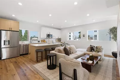 638 N Ardmore Avenue, Los Angeles, CA 90004 - Photo 1