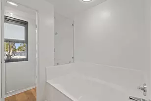 8180 Manitoba Street, Playa del Rey, CA 90293 - Photo 14