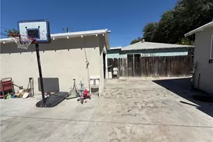 2404 Roxbury Dr, San Bernardino, CA 92404 - Photo 20