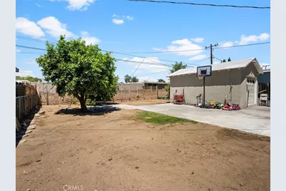 2404 Roxbury Dr, San Bernardino, CA 92404 - Photo 22