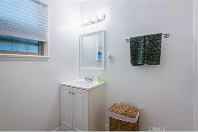 10725 S 8th Avenue, Inglewood, CA 90303 - Photo 18