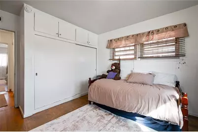 10725 S 8th Avenue, Inglewood, CA 90303 - Photo 24