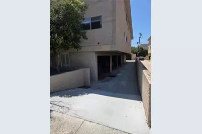 2409 Inglewood Ave., Redondo Beach, CA 90278 - Photo 4