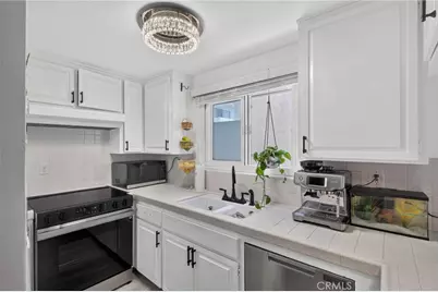 8155 Manitoba Street, Playa del Rey, CA 90293 - Photo 12