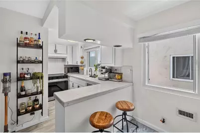 8155 Manitoba Street, Playa del Rey, CA 90293 - Photo 10
