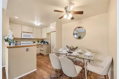 27618 Susan Beth Way Unit G, Saugus, CA 91350 - Photo 6