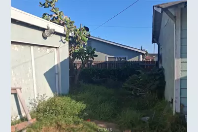 11720 S San Pedro, Los Angeles, CA 90061 - Photo 18