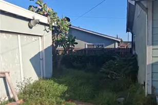 11720 S San Pedro, Los Angeles, CA 90061 - Photo 18