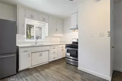 1056 E 6th Street, Long Beach, CA 90802 - Photo 18