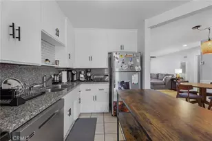 240 Hampton Dr, Venice, CA 90291 - Photo 14