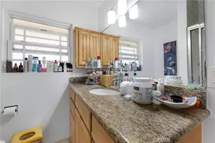 240 Hampton Dr, Venice, CA 90291 - Photo 46