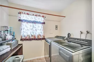 811 W Poplar St, Compton, CA 90220 - Photo 28