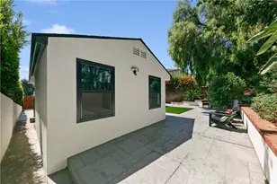 2171 W 26th Pl, Los Angeles, CA 90018 - Photo 28