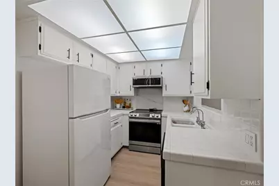 4700 Natick #204, Sherman Oaks, CA 91403 - Photo 8