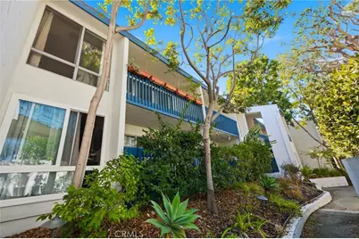 902 Camino Real #204, Redondo Beach, CA 90277 - Photo 2