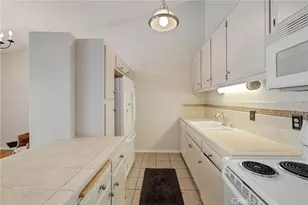 902 Camino Real, Redondo Beach, CA 90277 - Photo 10
