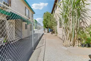 6870 Woodley Ave, Van Nuys, CA 91406 - Photo 6