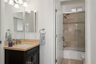 2263 Fox Hills Dr, Los Angeles, CA 90064 - Photo 24