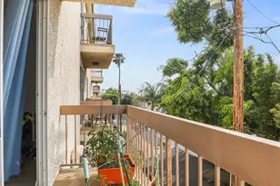 2263 Fox Hills Dr, Los Angeles, CA 90064 - Photo 18