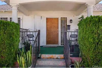 2922 W 74th Street, Los Angeles, CA 90043 - Photo 2