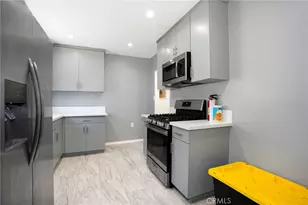 2922 W 74th St, Los Angeles, CA 90043 - Photo 10