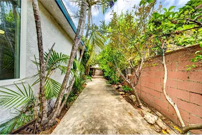 920 N Grand, Los Angeles, CA 90731 - Photo 30