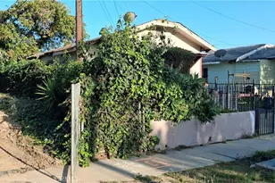 11714 S San Pedro, Los Angeles, CA 90061 - Photo 2