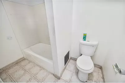 145 W Hillcrest Boulevard, Inglewood, CA 90301 - Photo 18