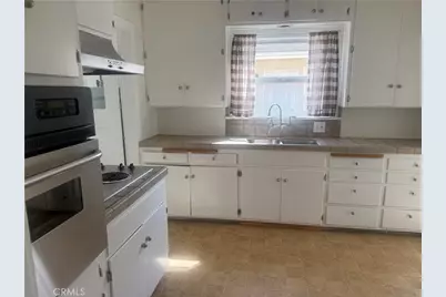 1056 W 8th Street, San Pedro, CA 90731 - Photo 8