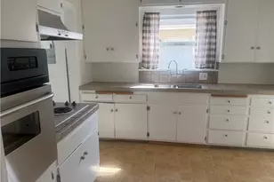 1056 W 8th St, San Pedro, CA 90731 - Photo 8