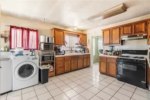 163 E 109th Pl, Los Angeles, CA 90061 - Photo 12