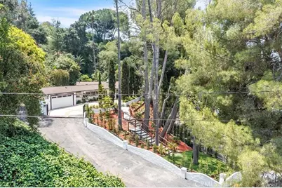 9466 Hidden Valley Place, Beverly Hills, CA 90210 - Photo 18