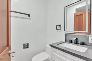 9466 Hidden Valley Pl, Beverly Hills, CA 90210 - Photo 14