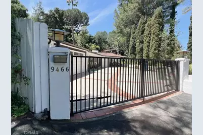 9466 Hidden Valley Place, Beverly Hills, CA 90210 - Photo 2