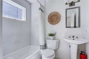 2328 Beach Ave, Venice, CA 90291 - Photo 36