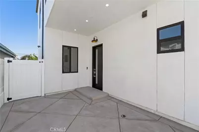 15634 Sombra Avenue #B, Lawndale, CA 90260 - Photo 2