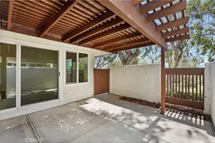 22544 Jeffrey Mark Ct, Chatsworth, CA 91311 - Photo 8