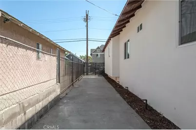 259 W 42nd Street, Los Angeles, CA 90037 - Photo 52