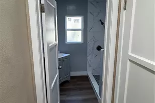 1150 W 64th St, Los Angeles, CA 90044 - Photo 32