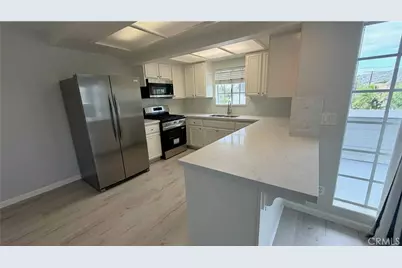257 W 14th #1, San Pedro, CA 90731 - Photo 2