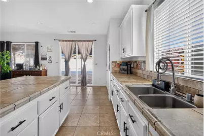 11994 Nyack Rd, Victorville, CA 92392 - Photo 10